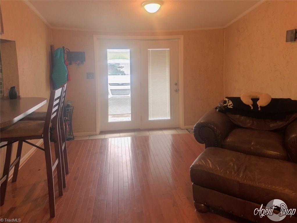 237 Twin Oaks Road Elkin, NC 28621 - Photo 4 of 23 Gallery Image 4