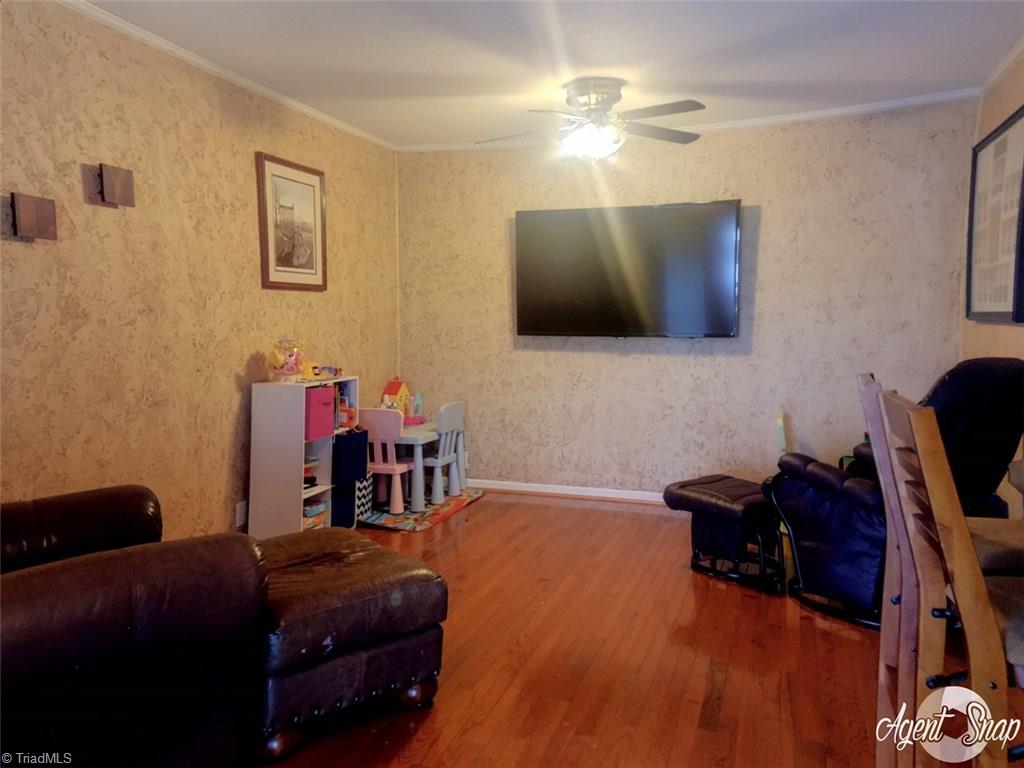237 Twin Oaks Road Elkin, NC 28621 - Photo 5 of 23 Gallery Image 5
