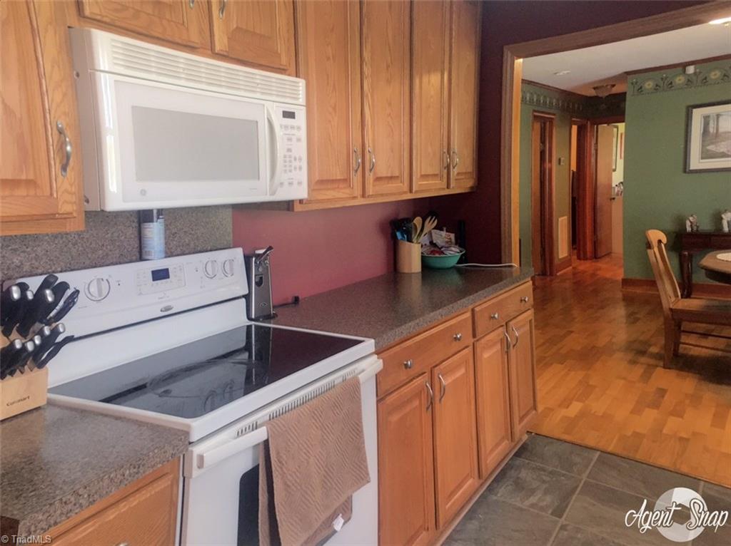237 Twin Oaks Road Elkin, NC 28621 - Photo 7 of 23 Gallery Image 7