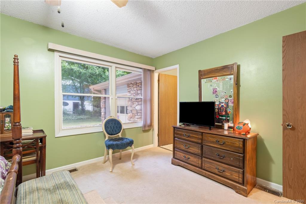 73 Overlook Road Asheville, NC 28803 - Photo 21 of 48 Gallery Image 21