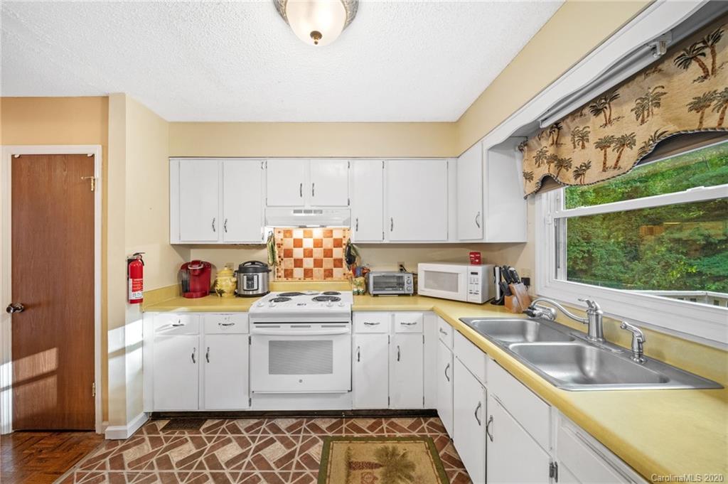 73 Overlook Road Asheville, NC 28803 - Photo 10 of 48 Gallery Image 10