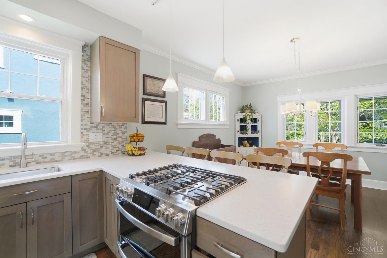 1325 Edwards Road Cincinnati, OH 45208 - Photo 13 of 43