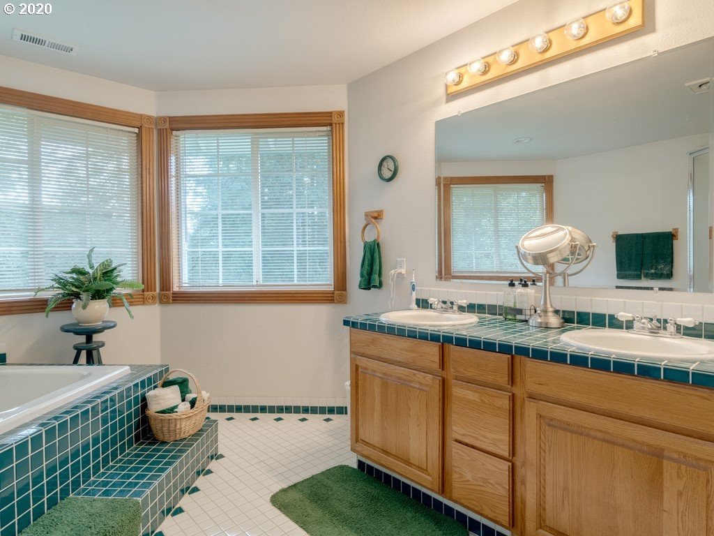 30417 Northeast Stauffer Road Camas, WA 98607 - Photo 15 of 32