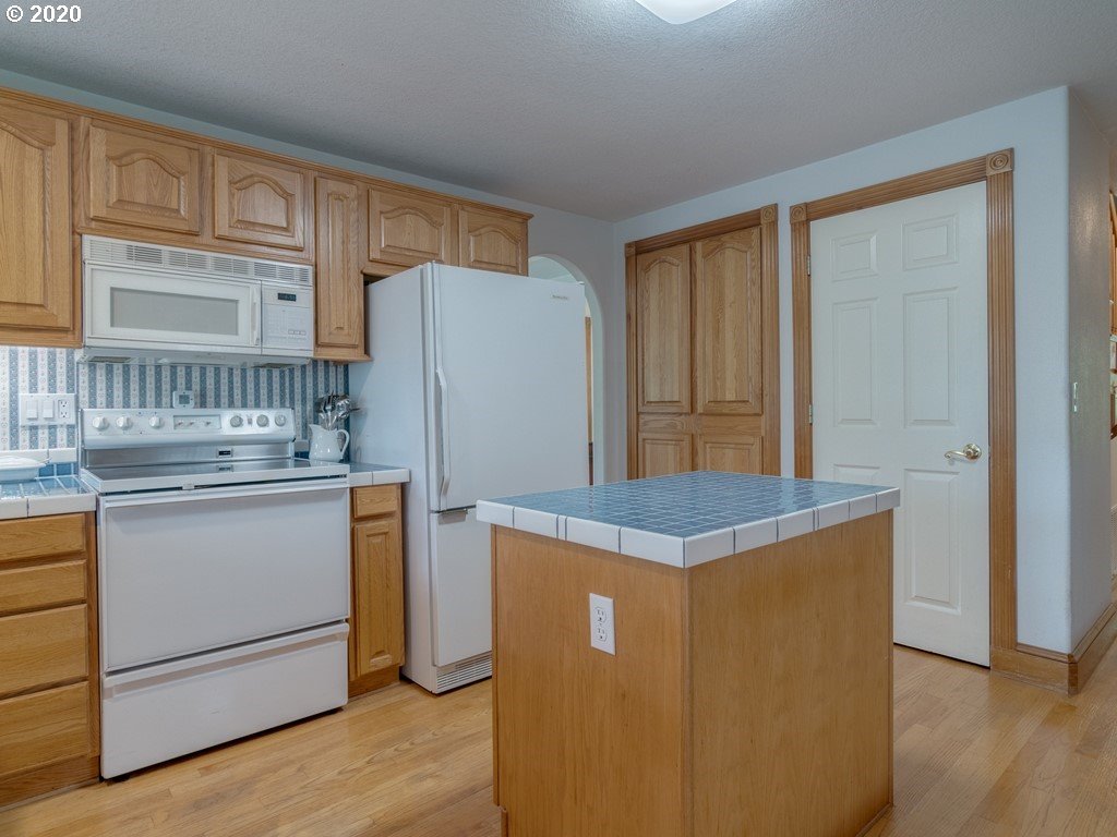 30417 Northeast Stauffer Road Camas, WA 98607 - Photo 9 of 32