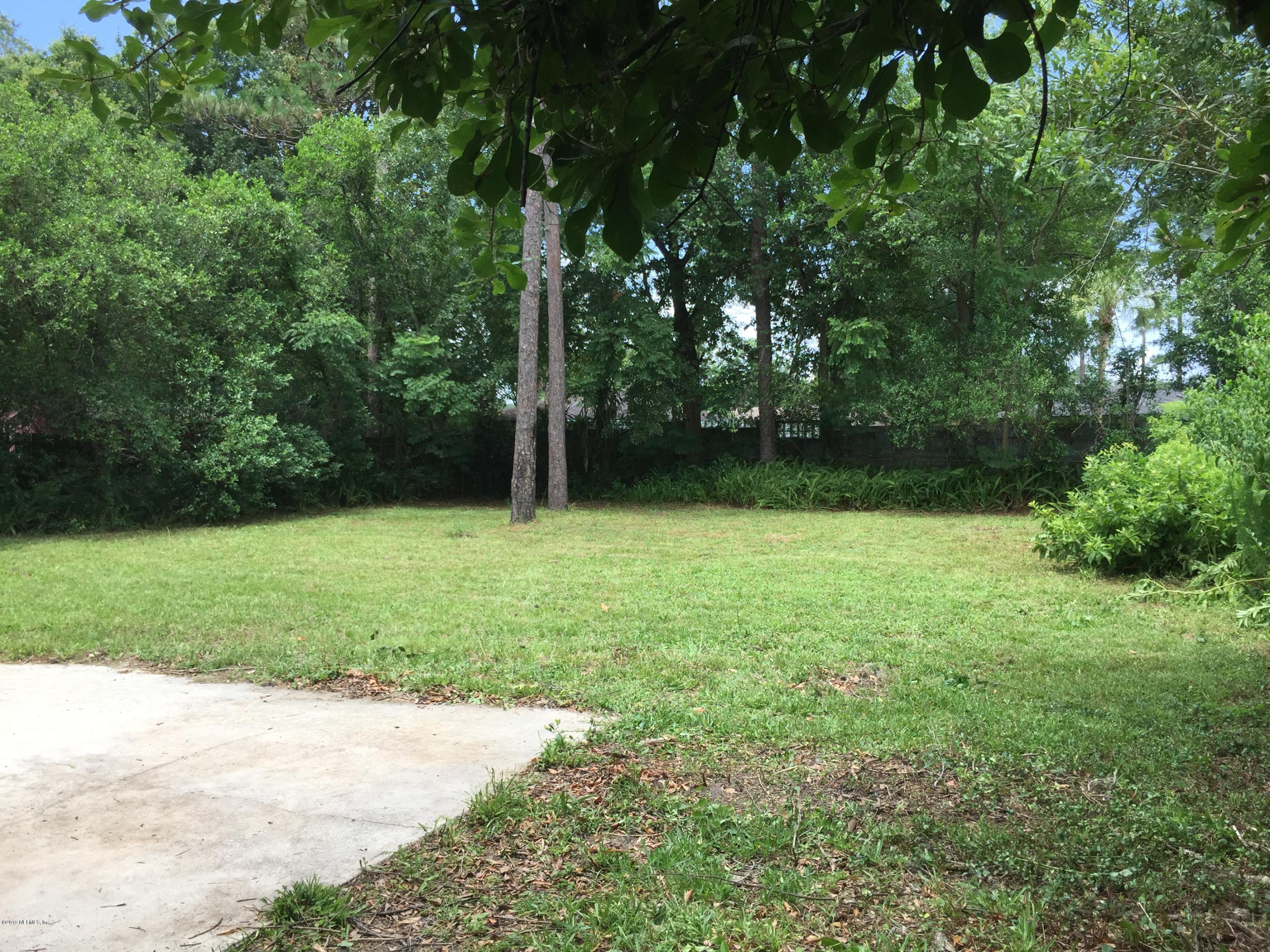7051 Diamond Head Road Jacksonville, FL 32216 - Photo 3 of 15 003