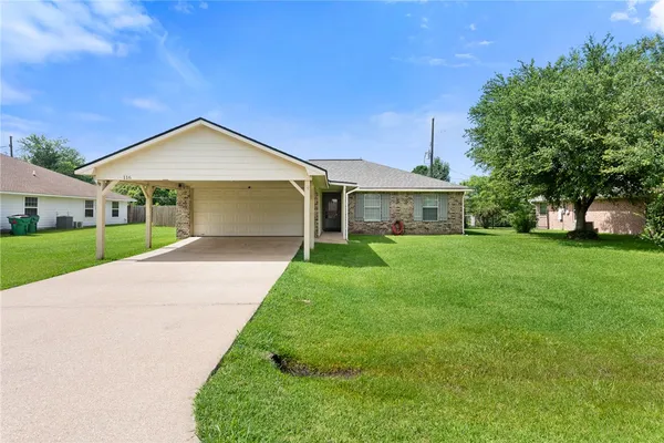 $249,900 | 116 North Tammye Lane, Madisonville, TX 77864
