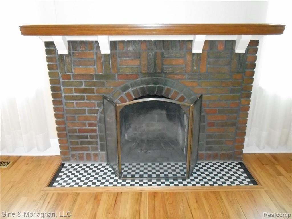 2032 Hawthorne Road Grosse Pointe, MI 48236 - Photo 19 of 26 DSCN0028.JPG