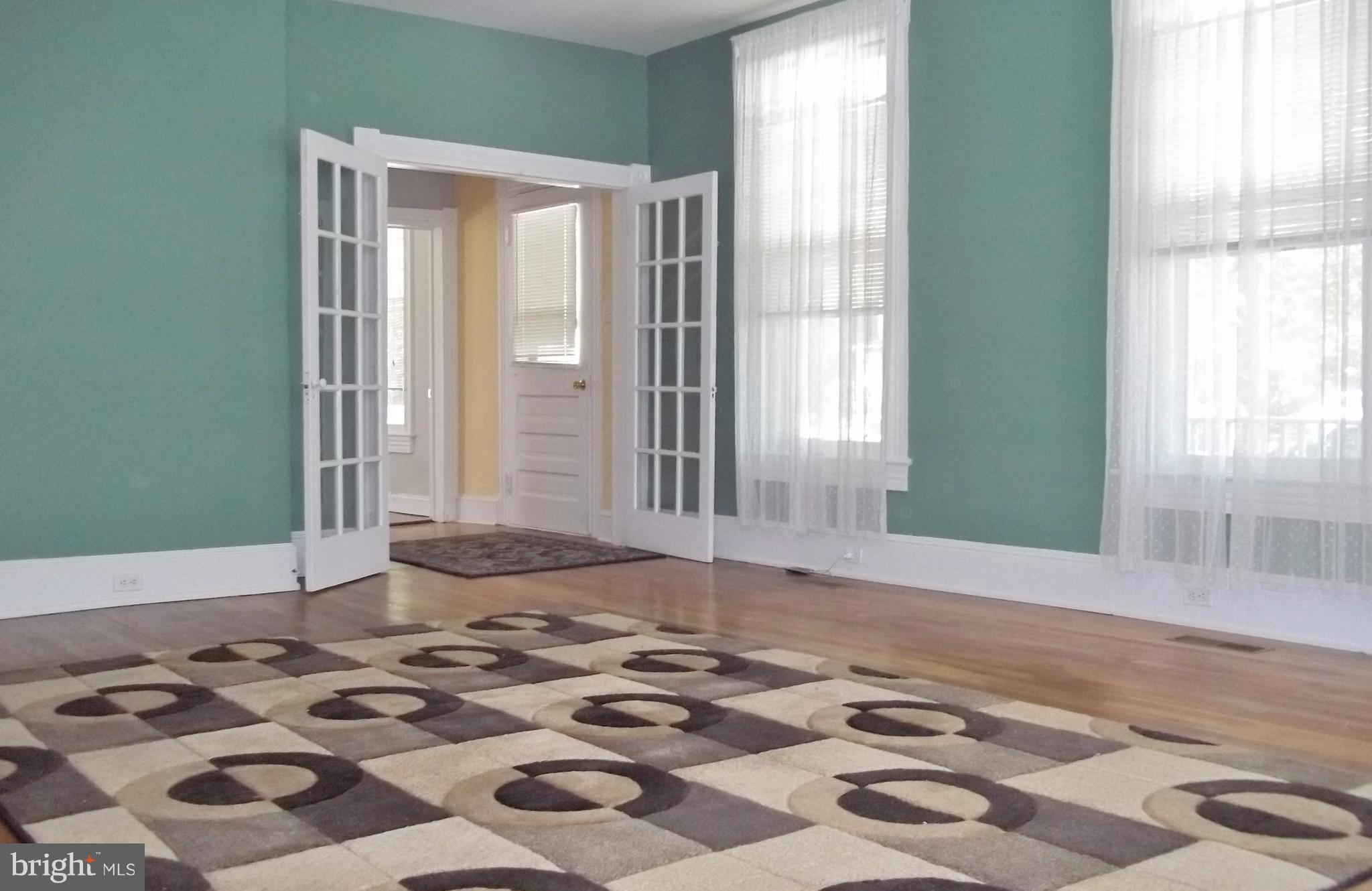113 Central Avenue Ridgely, MD 21660 - Photo 7 of 29 Living Room