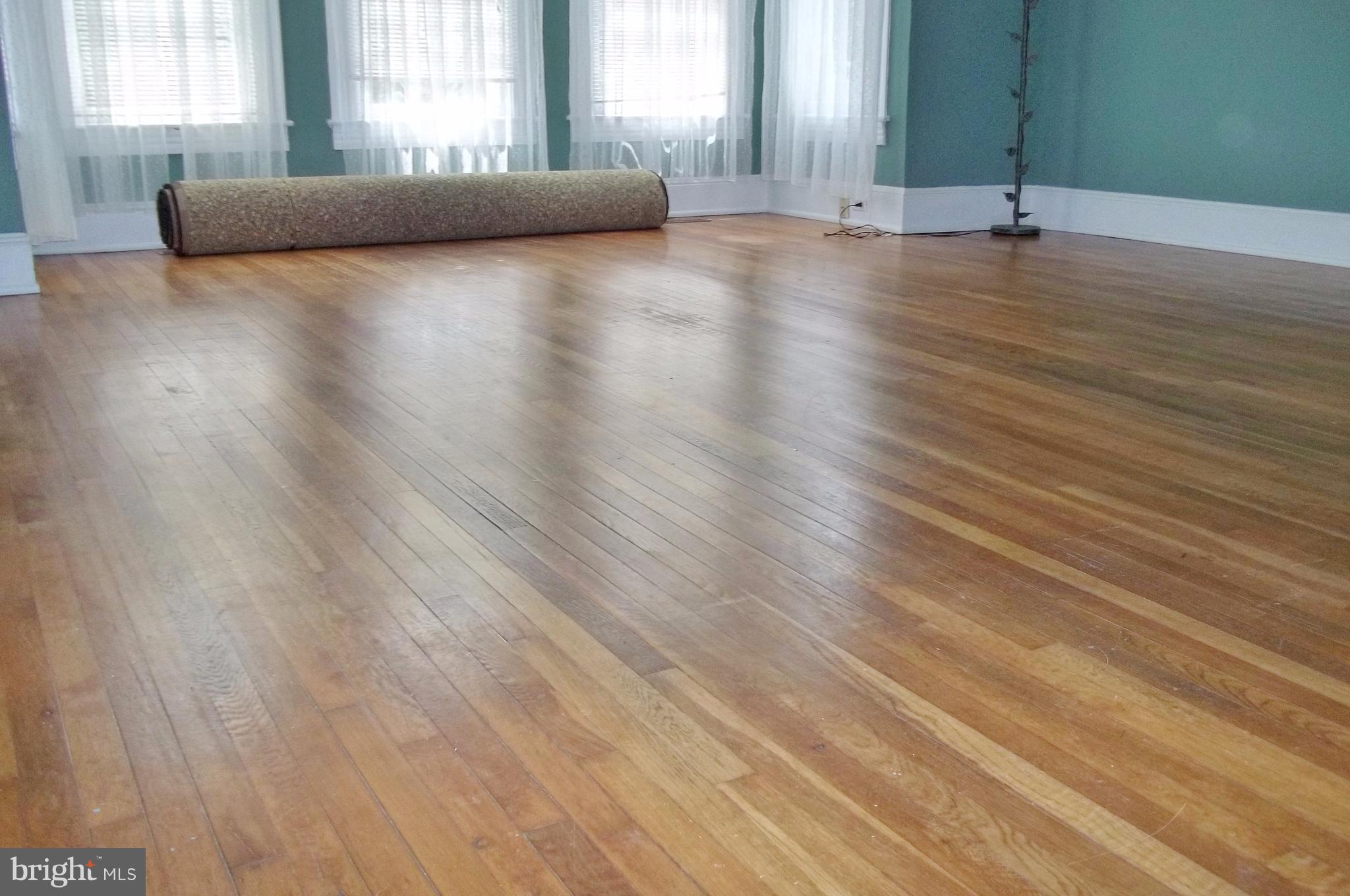 113 Central Avenue Ridgely, MD 21660 - Photo 8 of 29 Living Room
