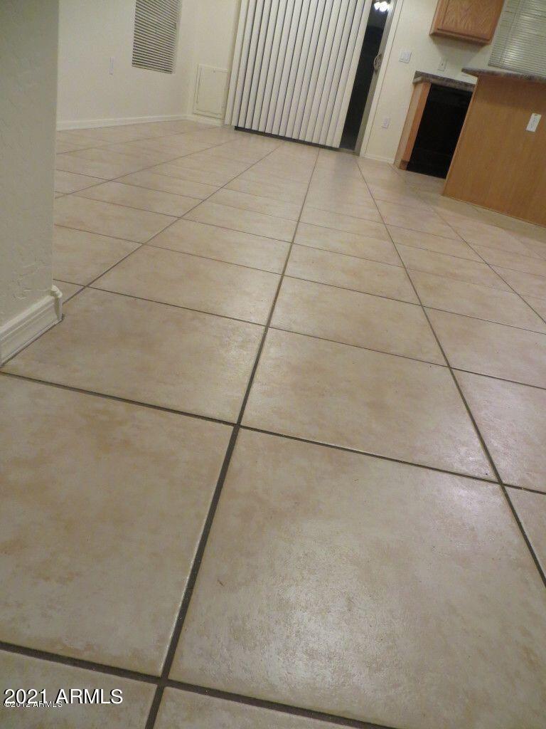 2150 East Bell Road, Unit 1108 Phoenix, AZ 85022 - Photo 4 of 13 Tiled First Floor