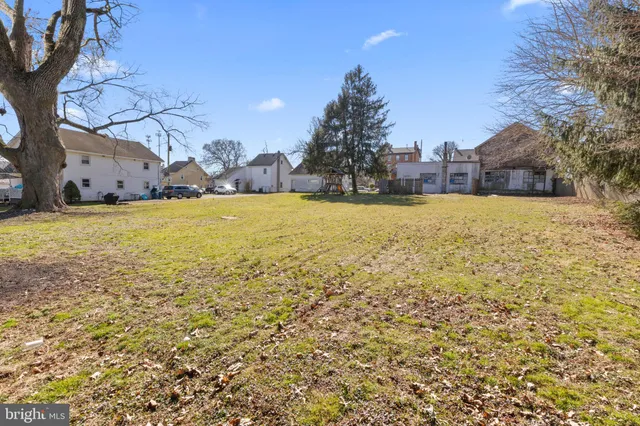 a view of an ocean plan