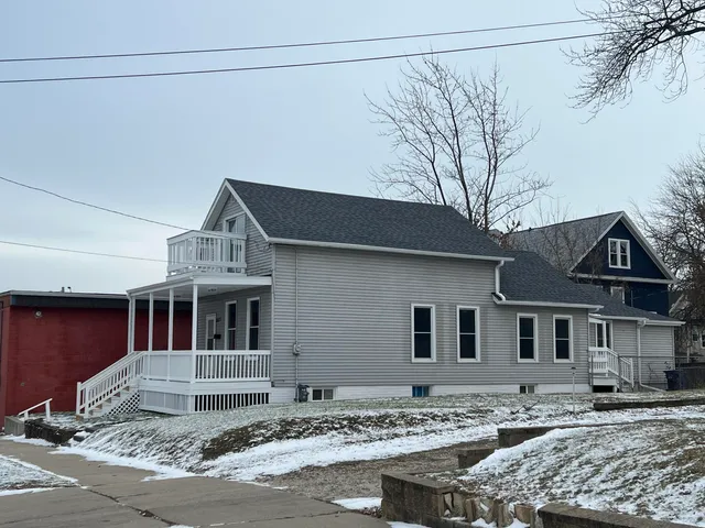 $180,000 | 1203 10th Street, Racine, WI 53403