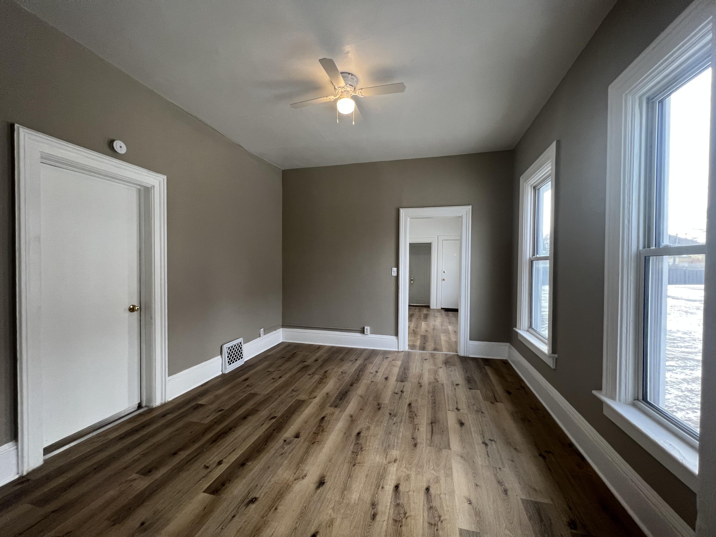 1203 10th Street Racine, WI 53403 - Photo 8 of 23 Dinning