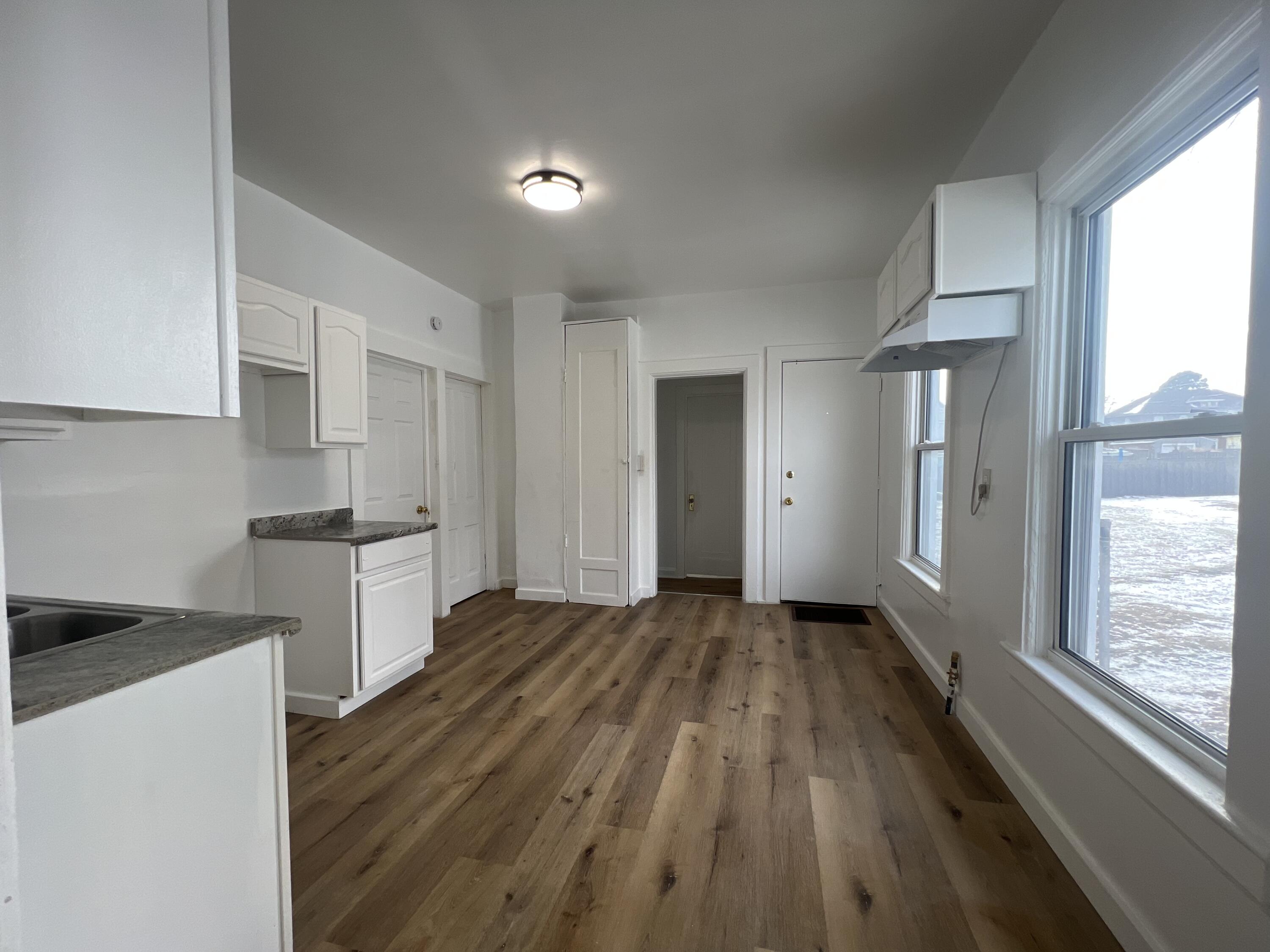 1203 10th Street Racine, WI 53403 - Photo 10 of 23 Kitchen