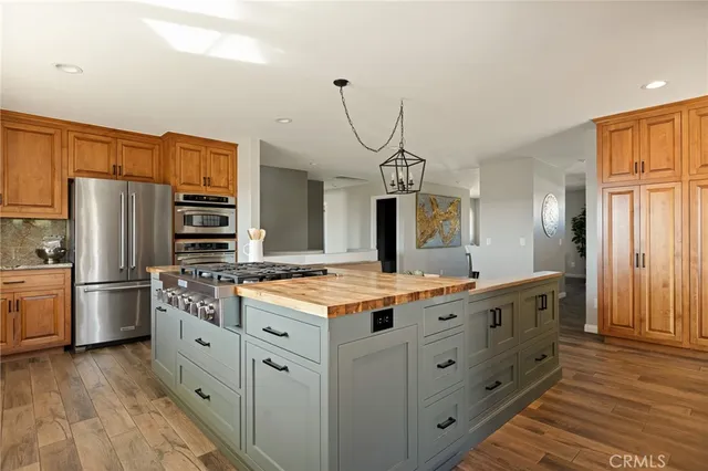 $1,390,000 | 13049 Burns Lane, Redlands, CA 92373