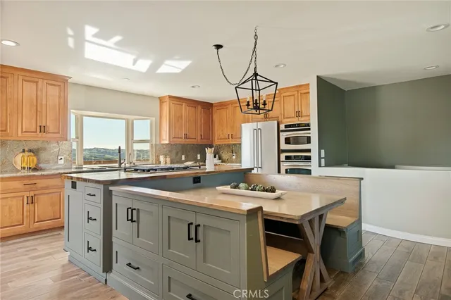 $1,390,000 | 13049 Burns Lane, Redlands, CA 92373