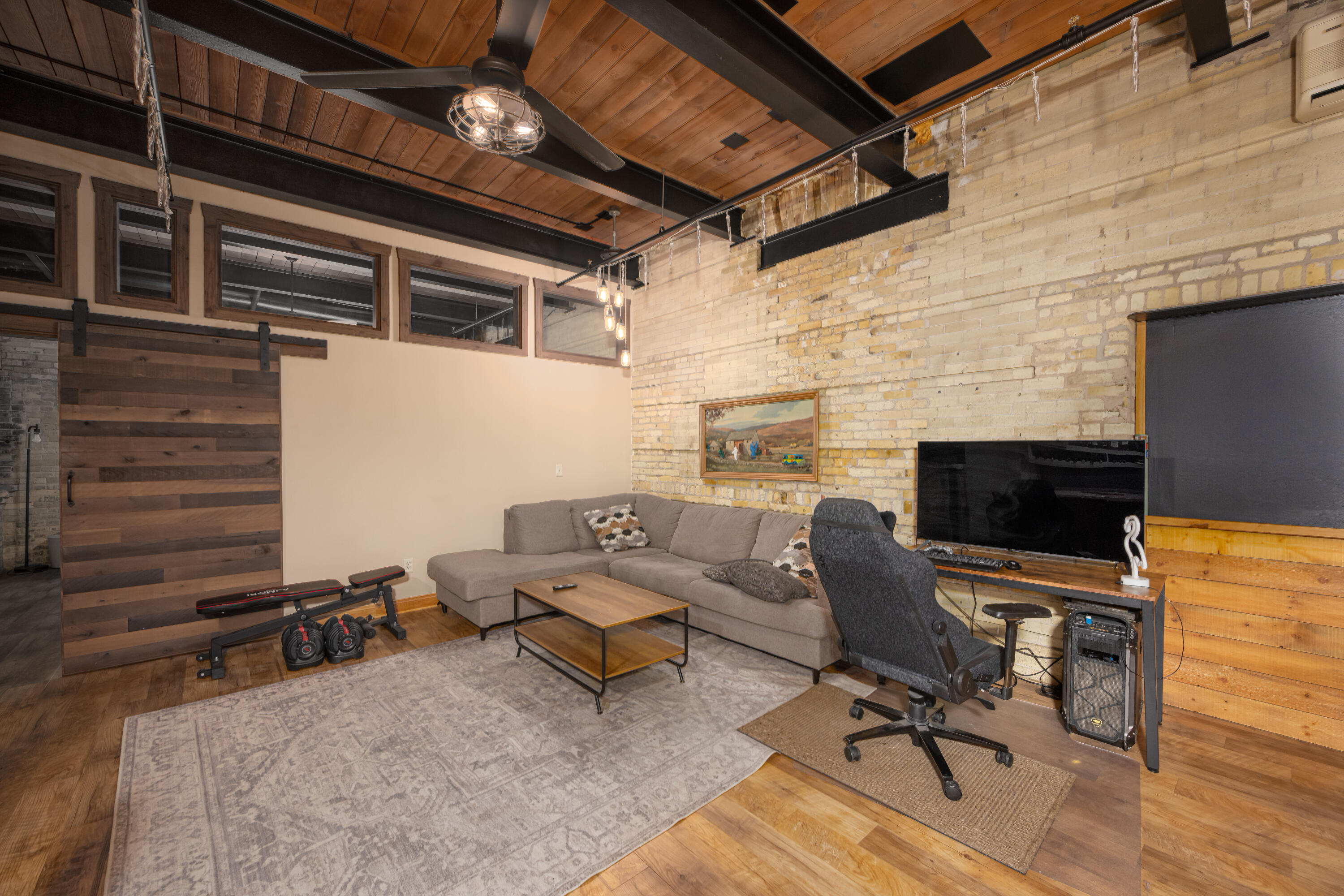 904 East Pearson Street, Unit 103 Milwaukee, WI 53202 - Photo 11 of 27 Pearson-4