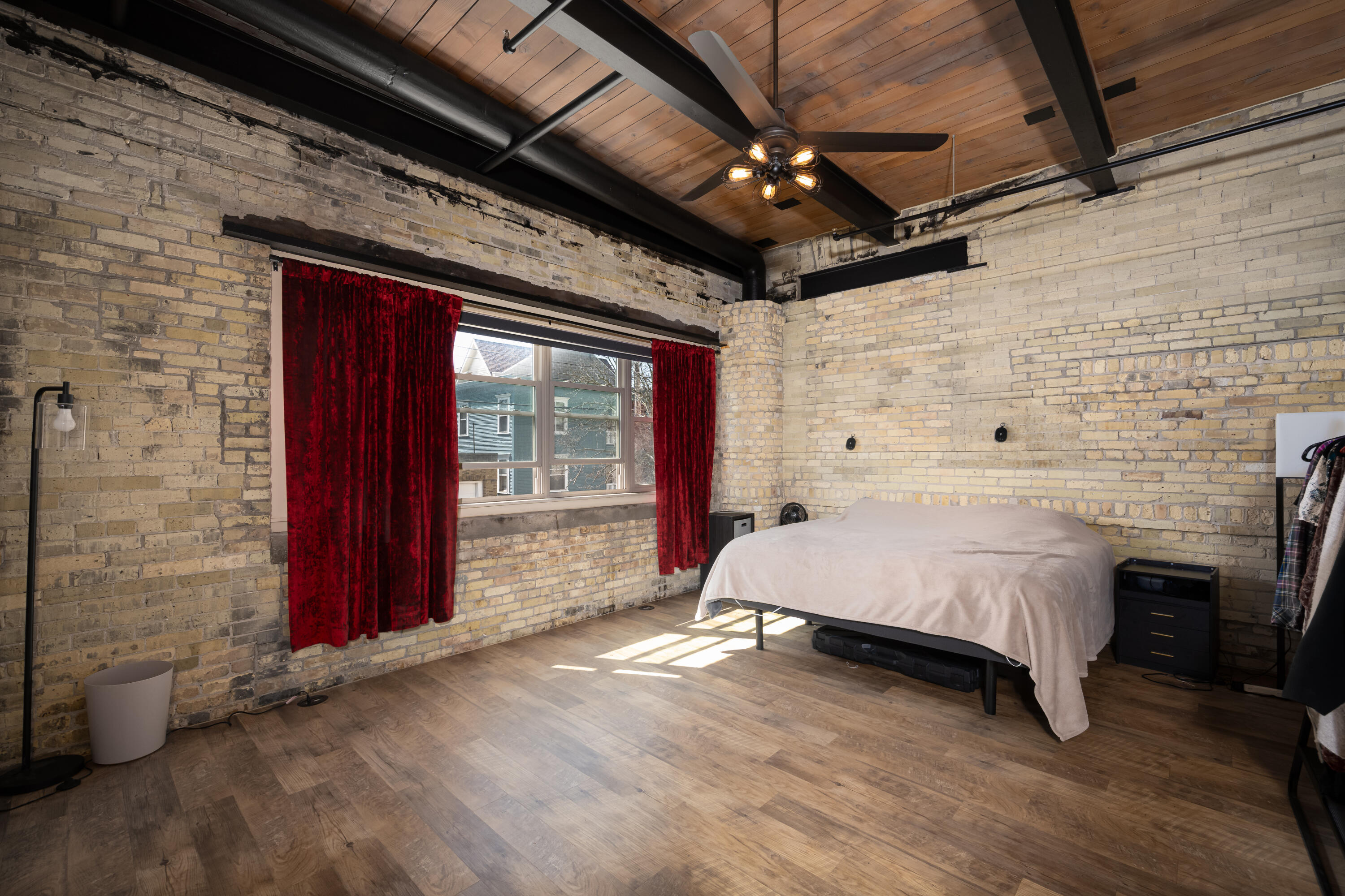 904 East Pearson Street, Unit 103 Milwaukee, WI 53202 - Photo 13 of 27 Pearson-15