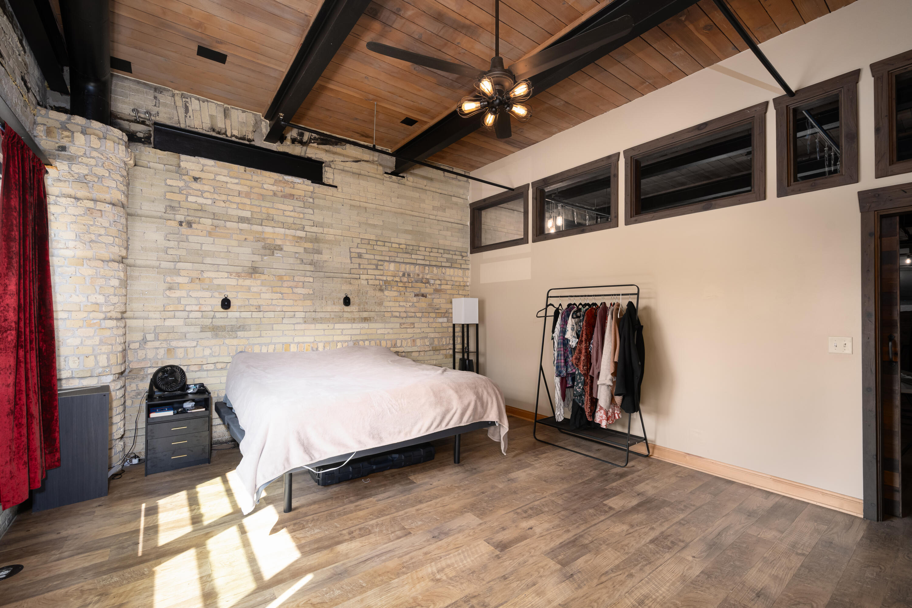 904 East Pearson Street, Unit 103 Milwaukee, WI 53202 - Photo 14 of 27 Pearson-16