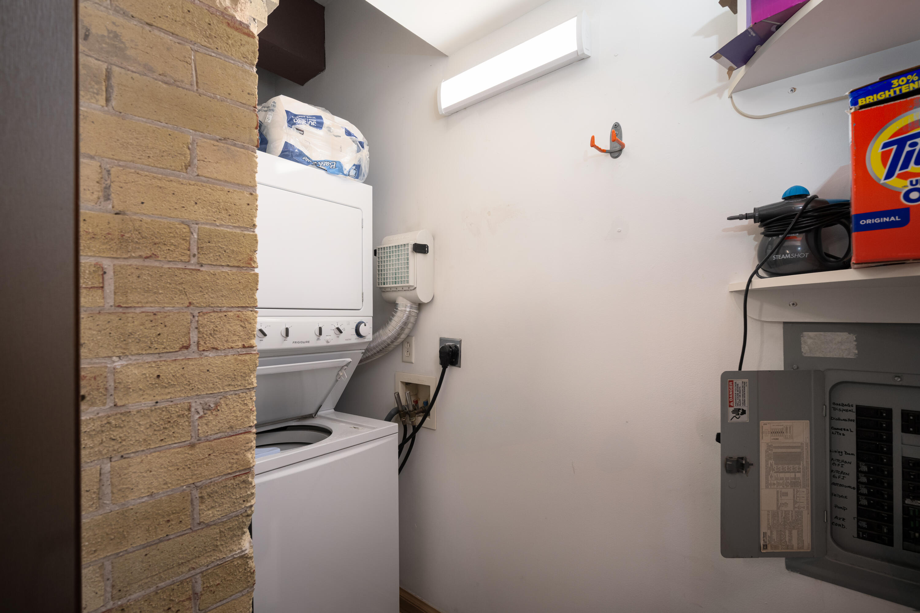 904 East Pearson Street, Unit 103 Milwaukee, WI 53202 - Photo 6 of 27 Pearson-12