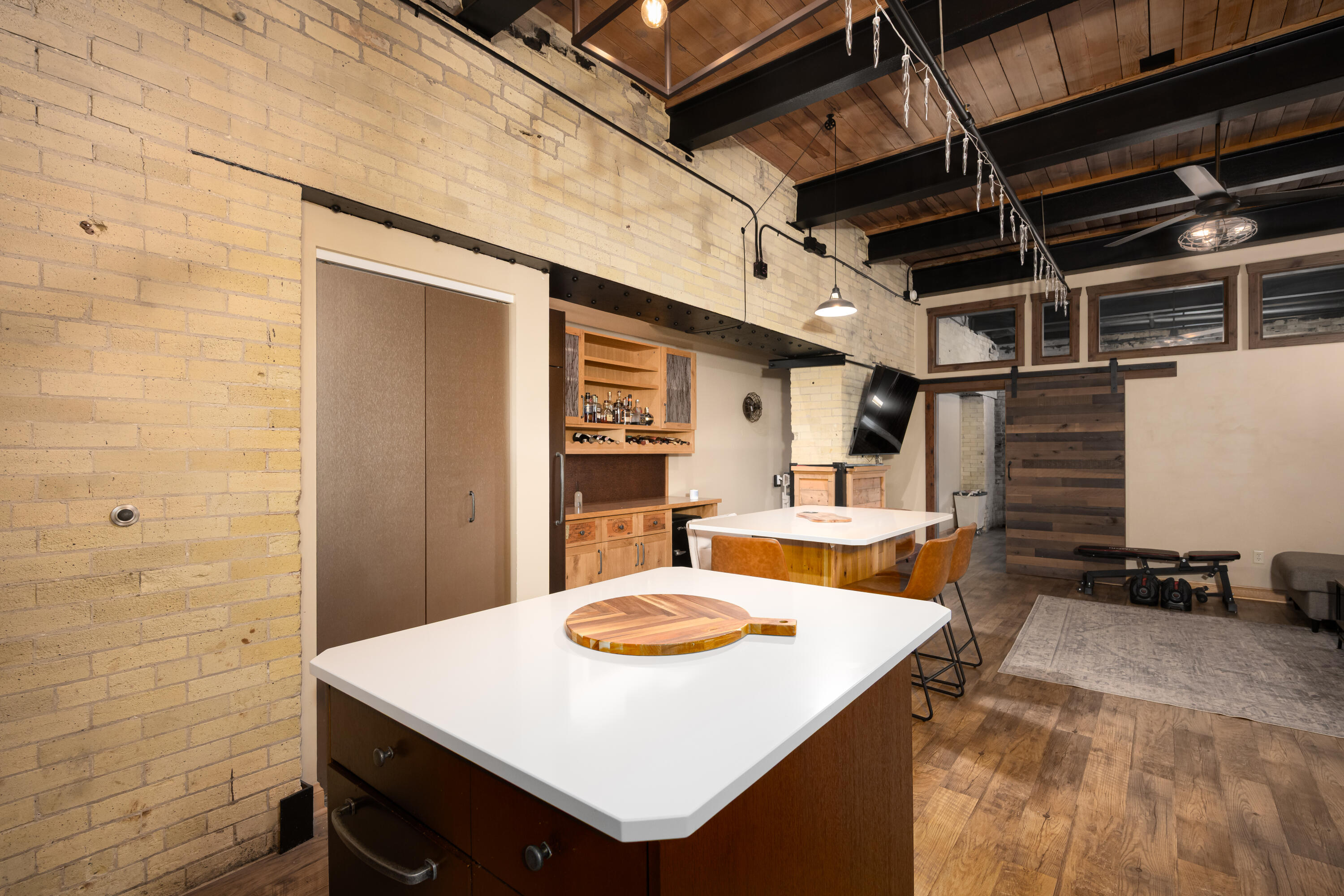 904 East Pearson Street, Unit 103 Milwaukee, WI 53202 - Photo 7 of 27 Pearson-10