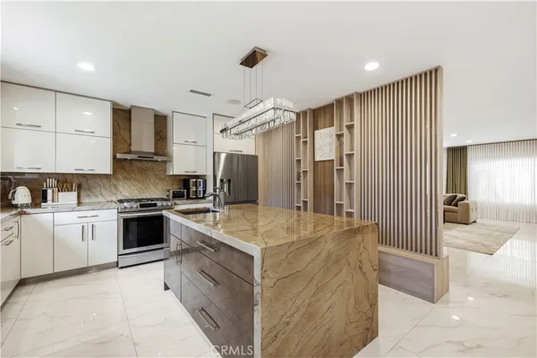 $1,350,000 | 10101 Lanark Street, Sun Valley, CA 91352