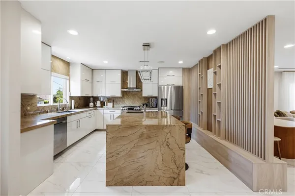 $1,350,000 | 10101 Lanark Street, Sun Valley, CA 91352