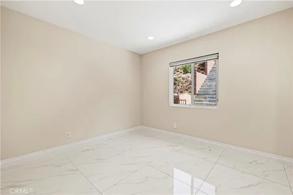 $1,350,000 | 10101 Lanark Street, Sun Valley, CA 91352