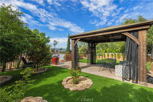 $1,350,000 | 10101 Lanark Street, Sun Valley, CA 91352