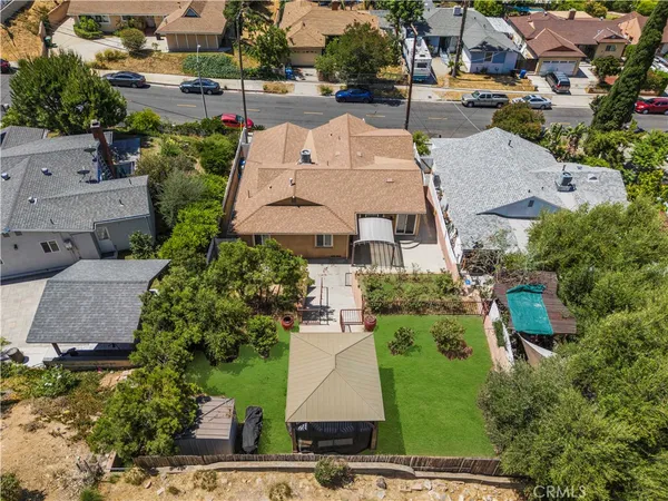 $1,350,000 | 10101 Lanark Street, Sun Valley, CA 91352