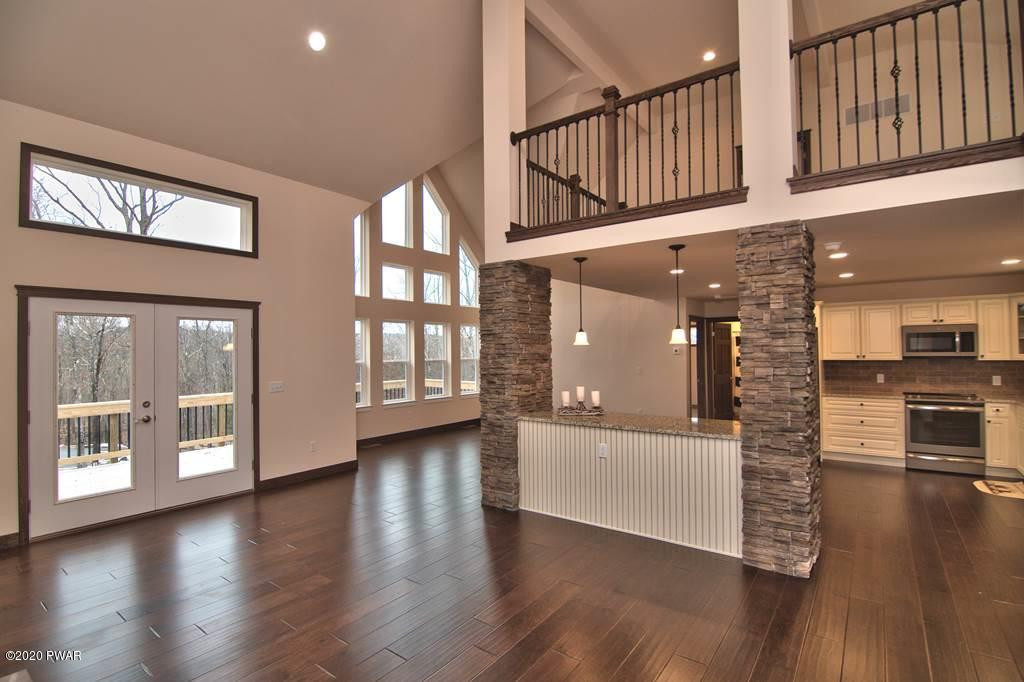 269 West Lakeview Road Lackawaxen, PA 18435 - Photo 6 of 88