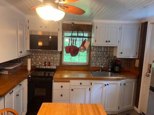 $124,900 | 133 Quinttown Road, Orford, NH 03777