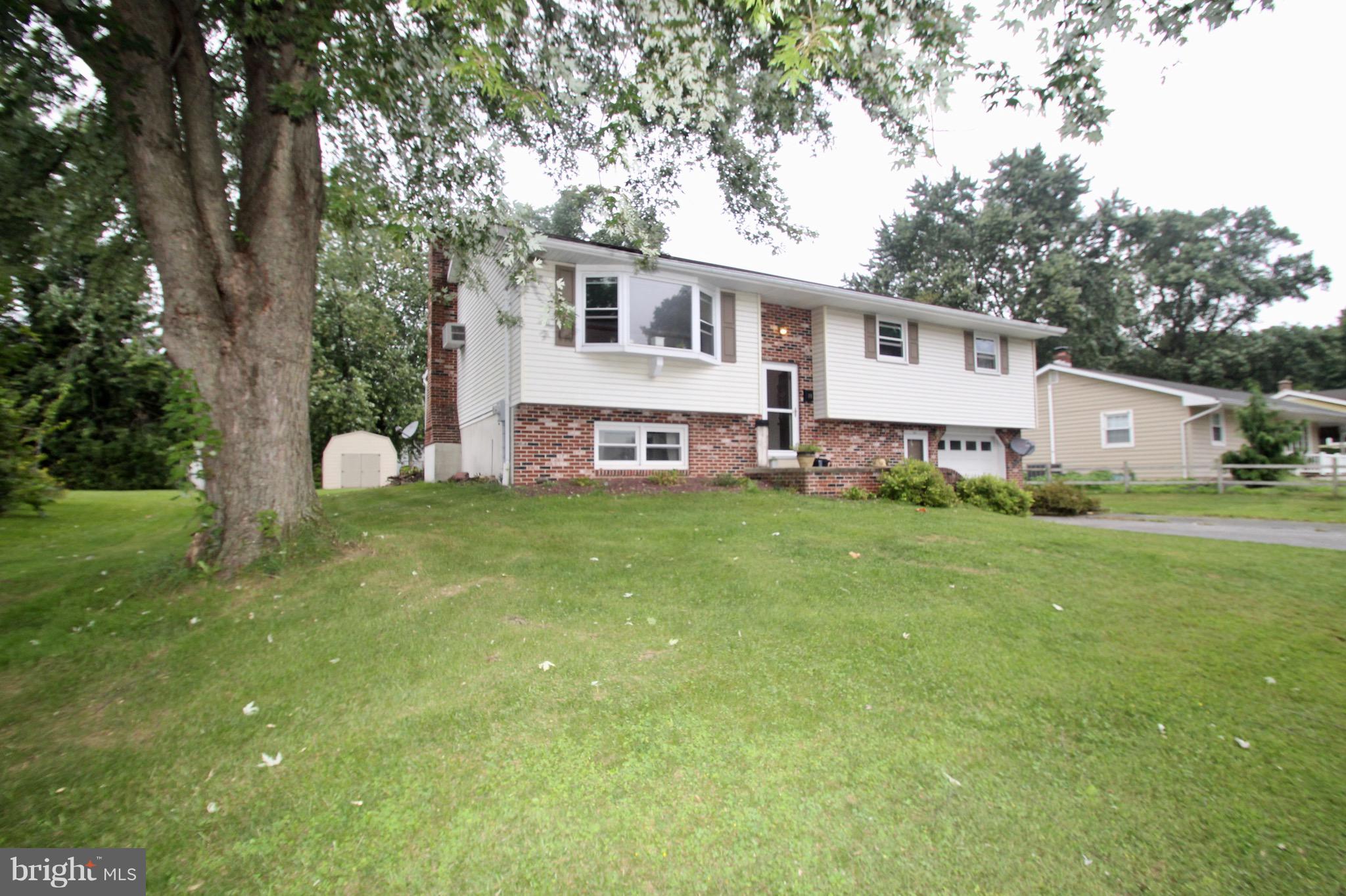 19 Briarcliff Road Elizabethtown, PA 17022 - Photo 14 of 42 Gallery Image 14