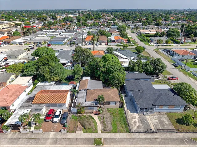 $599,900 | 479 East 32nd Street, Hialeah, FL 33013