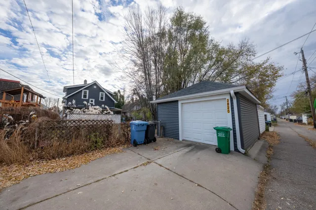 $359,900 | 3820 40th Avenue South, Minneapolis, MN 55406