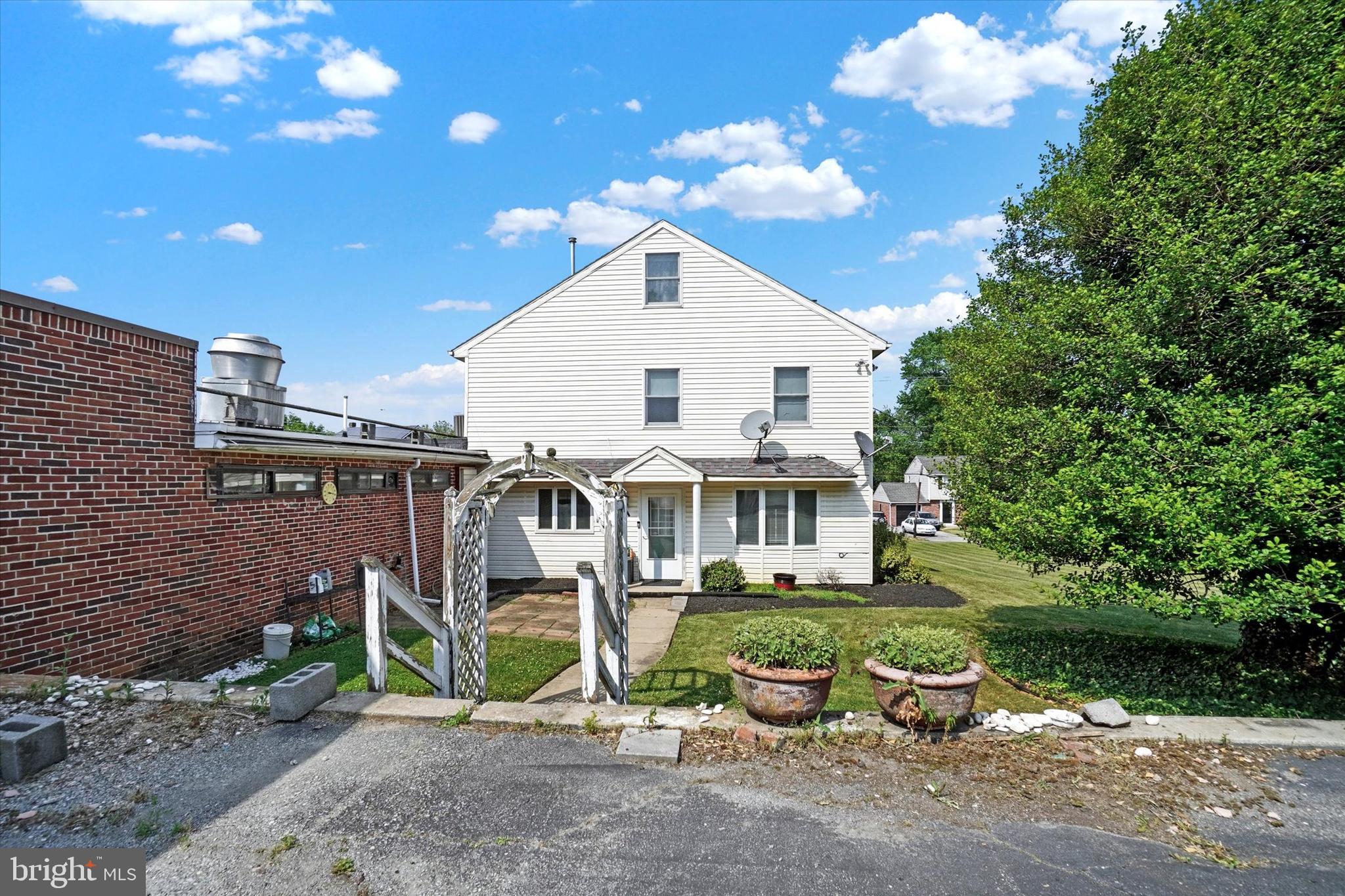 102 Locust Grove Road York, PA 17402 - Photo 34 of 38 Gallery Image 34