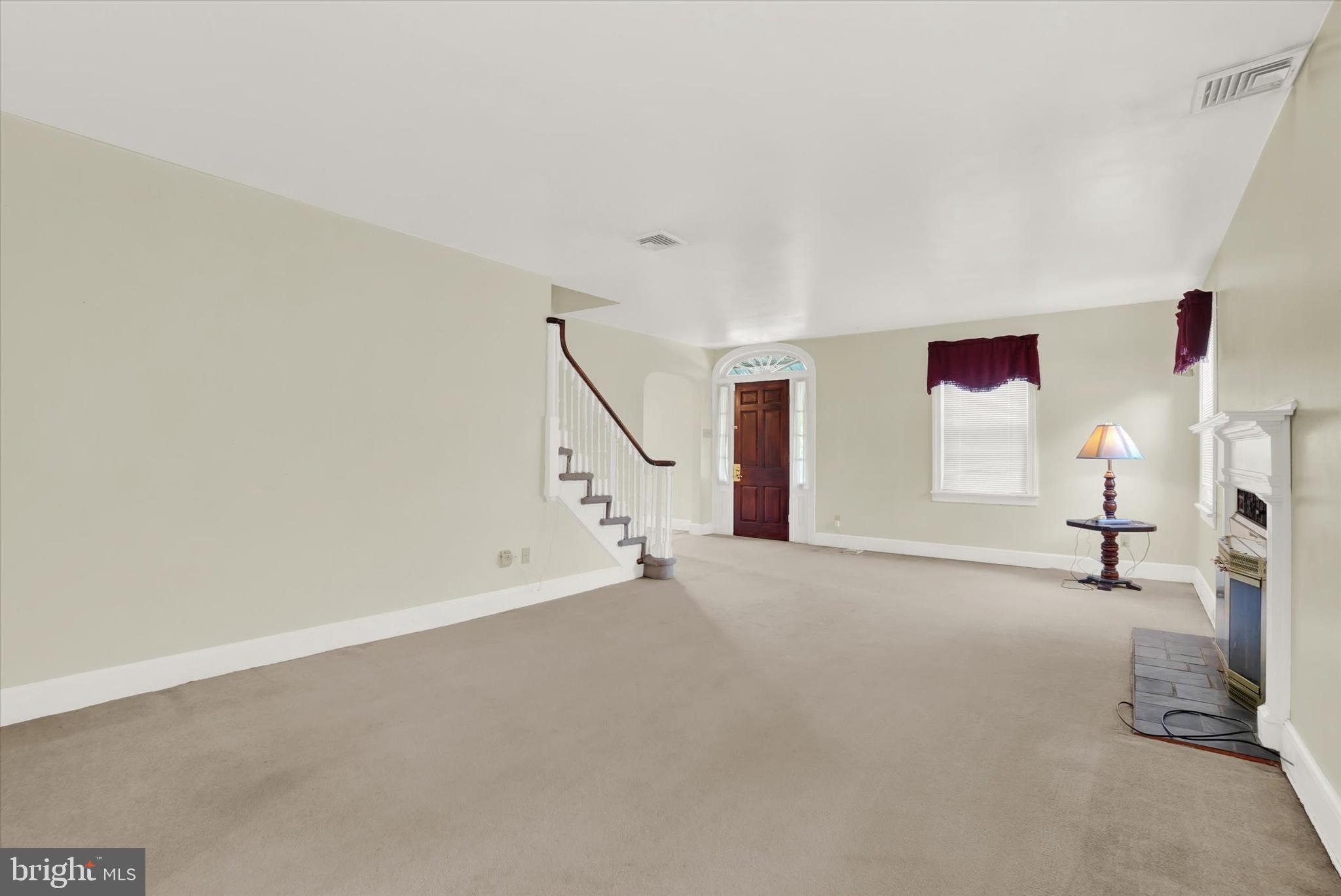 102 Locust Grove Road York, PA 17402 - Photo 6 of 38 Gallery Image 6