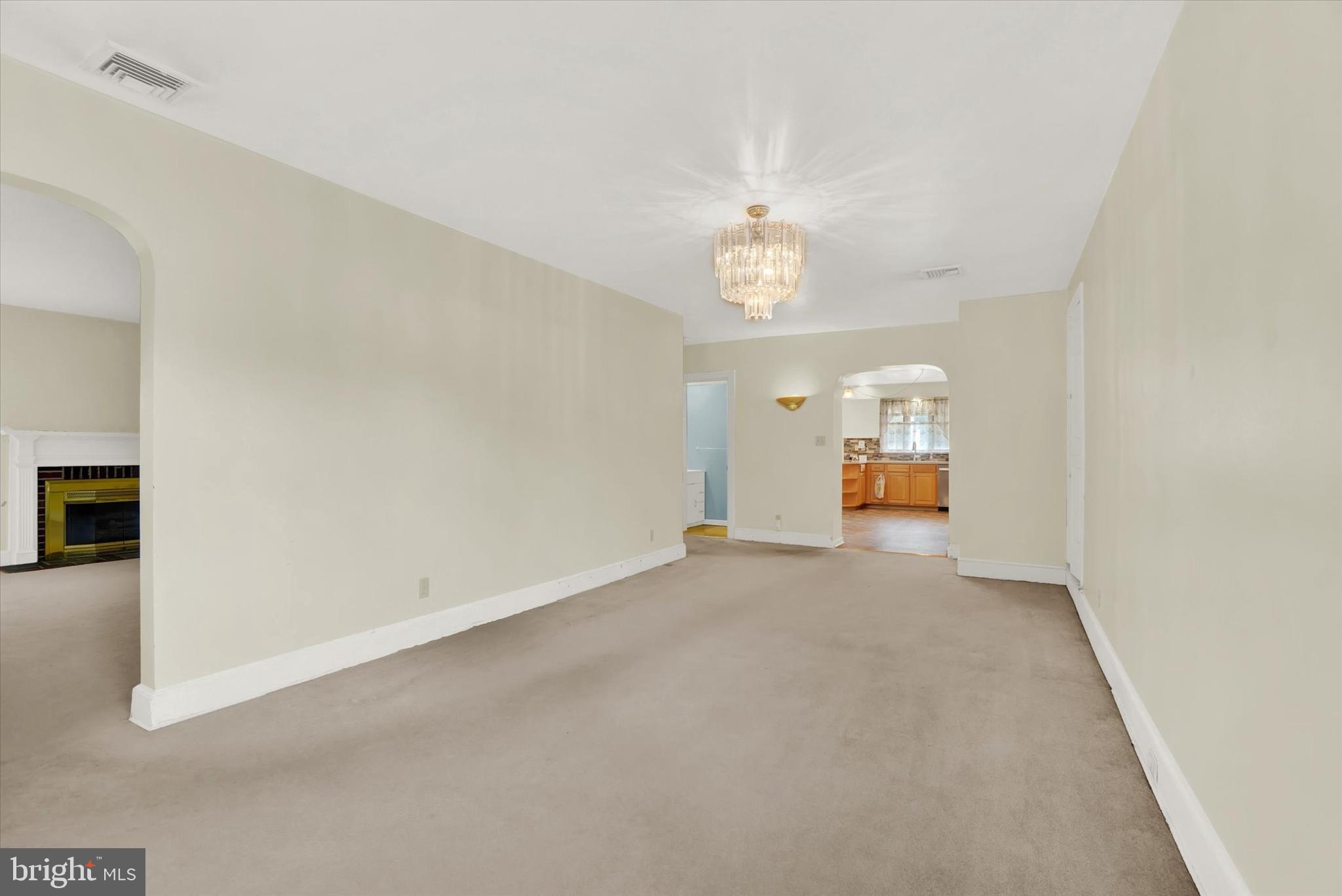 102 Locust Grove Road York, PA 17402 - Photo 7 of 38 Gallery Image 7