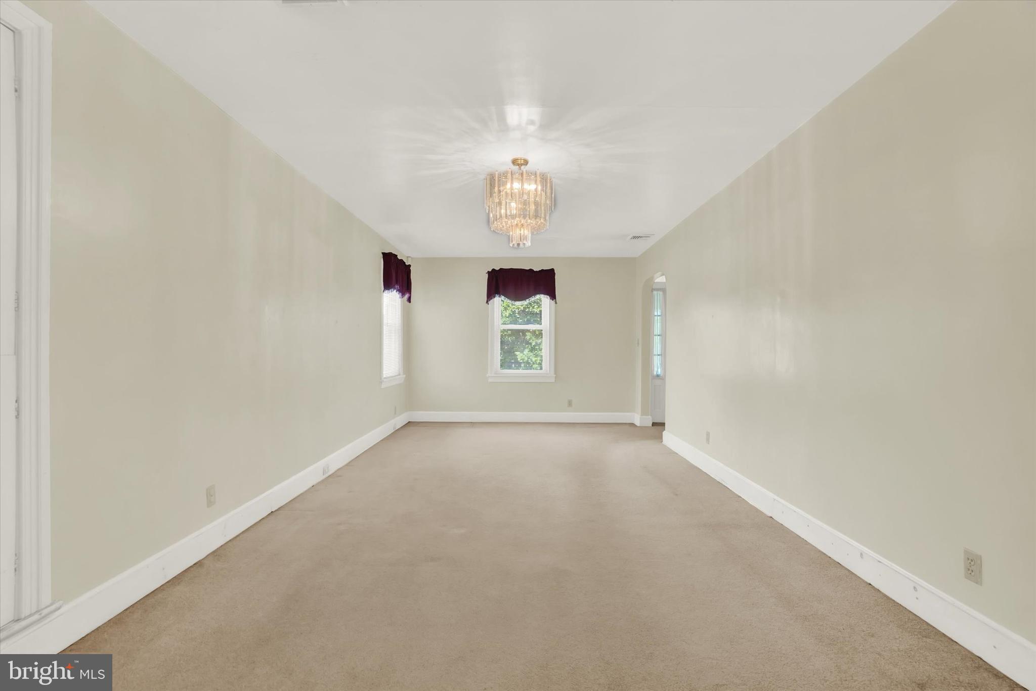 102 Locust Grove Road York, PA 17402 - Photo 8 of 38 Gallery Image 8