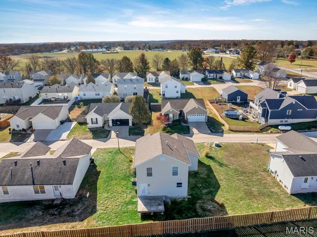 $217,900 | 121 Equestrian Drive, Winfield, MO 63389