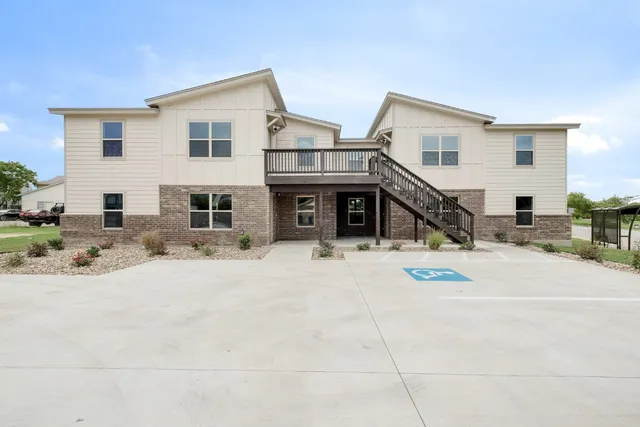 $1,187 | 2200 Creekside Lane, Unit D, Georgetown, TX 78626