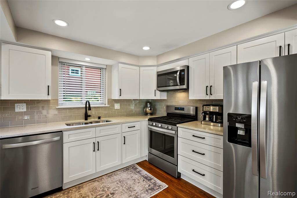 1479 North Pine Street Rochester Hills, MI 48307 - Photo 11 of 25