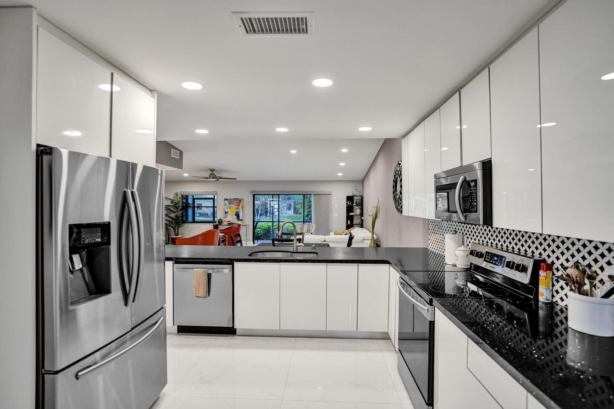 10976 Lake Front Place Boca Raton, FL 33498 - Photo 9 of 38 Photo 9