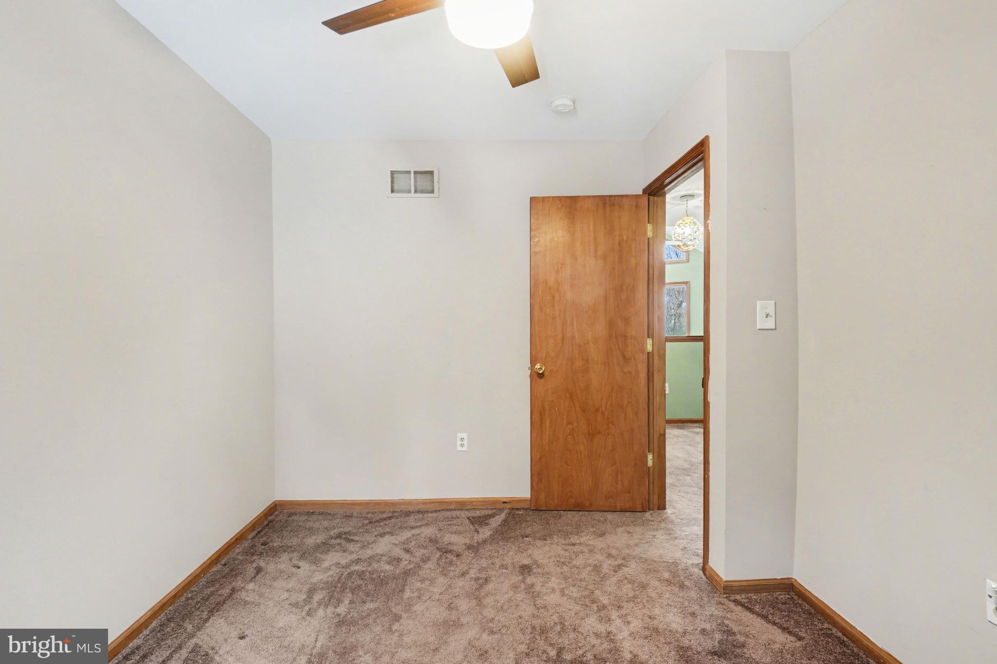 46 Wetzel Road Macungie, PA 18062 - Photo 22 of 42 an empty room with closet