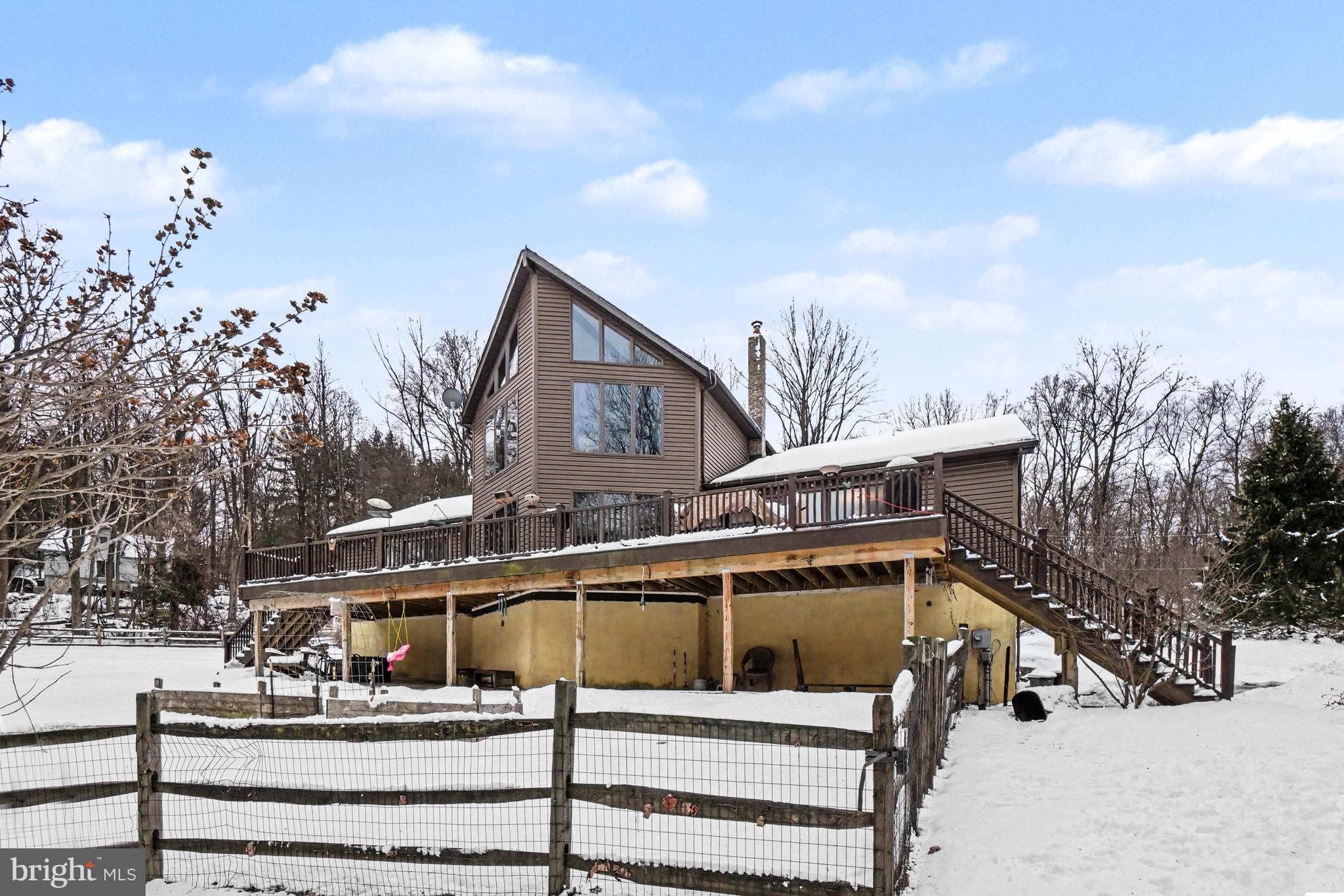 46 Wetzel Road Macungie, PA 18062 - Photo 28 of 42 a view of a house with wooden fence