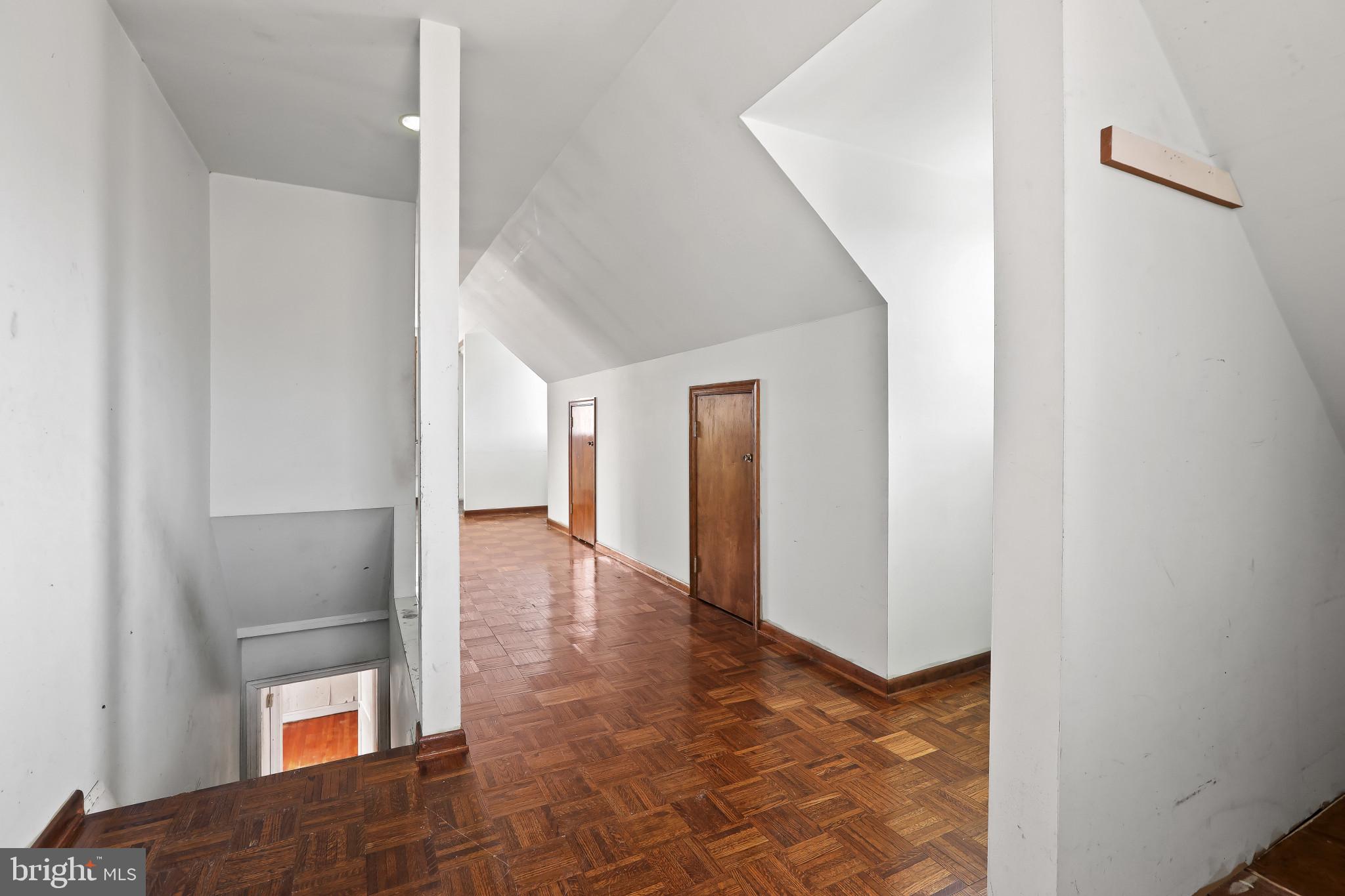 409 Oak Court Baltimore, MD 21228 - Photo 14 of 29 a view of an entryway