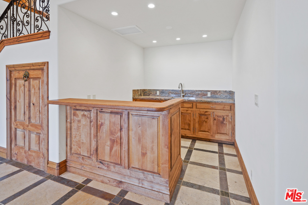 1620 Will Geer Road Topanga, CA 90290 - Photo 23 of 47