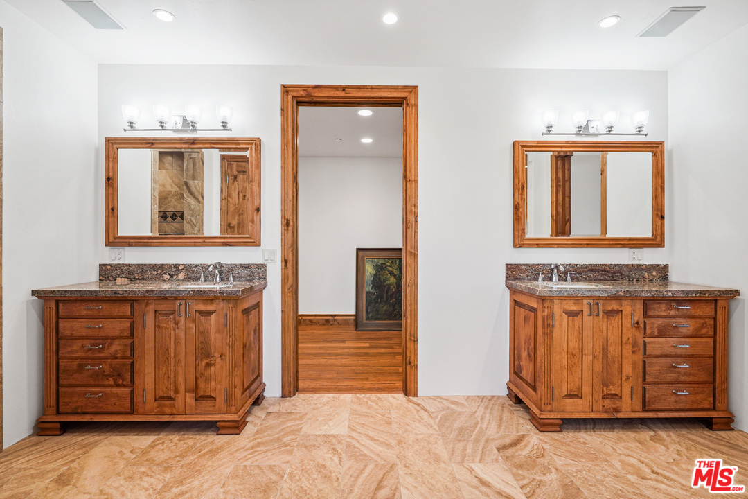 1620 Will Geer Road Topanga, CA 90290 - Photo 27 of 47