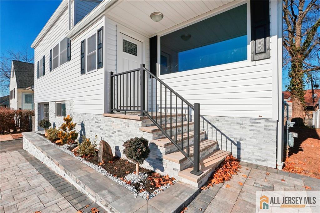 55 Farmingdale Road Fords, NJ 08863 - Photo 3 of 48 Gallery Image 3
