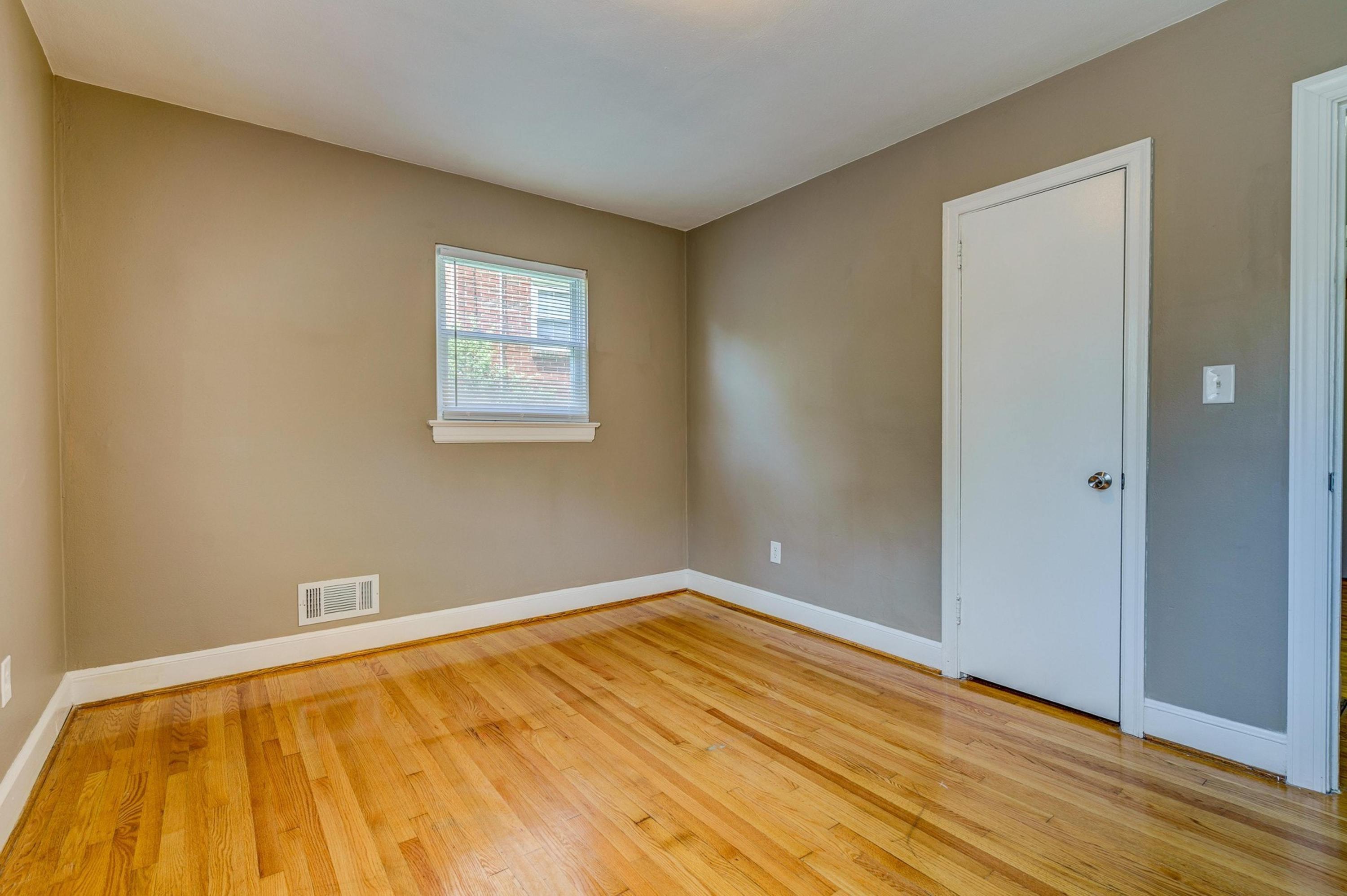 2805 Tillett Road Southwest Roanoke, VA 24015 - Photo 13 of 31 013-323153-2805 Tillett Road Southwest 1